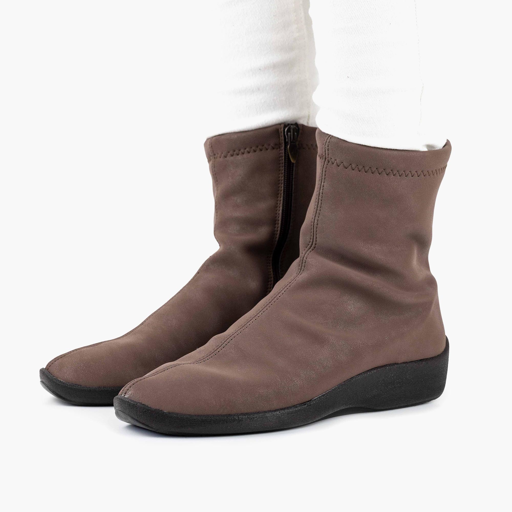 L8 | Stiefelette | Braun